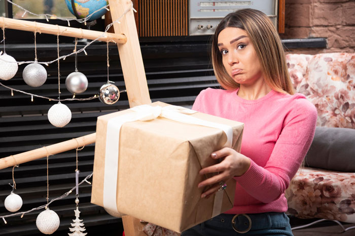 Eccentric Mom Gifts Minimalist Daughter Flashy Gifts, Mad When She Confesses She Hates Them All