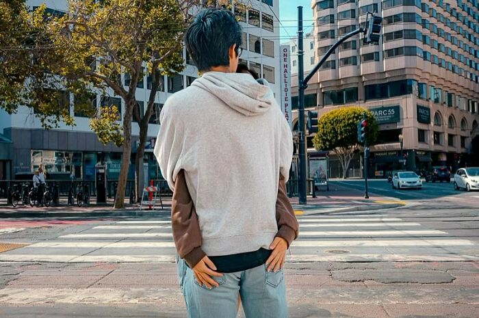 Photographer Shows The Funny, Awkward, And Totally Human Side Of City Life (60 Pics)