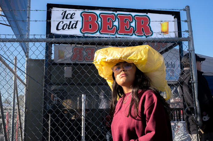Photographer Shows The Funny, Awkward, And Totally Human Side Of City Life (60 Pics)