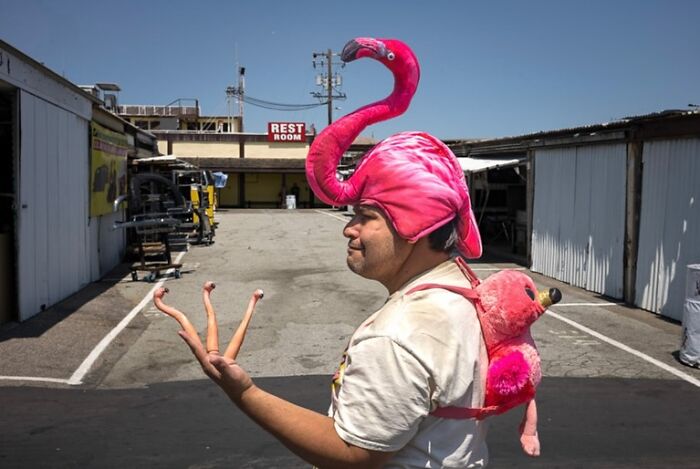 Photographer Shows The Funny, Awkward, And Totally Human Side Of City Life (60 Pics)