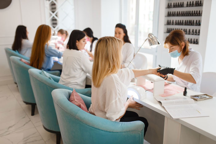 Entitled Mom Goes To Adults-Only Spa With Two Kids, Furious When They Are Not Allowed Inside