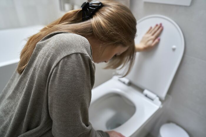 From Bad Decisions To Hilarious Fails: 43 Drunk Fumbles People Confessed To