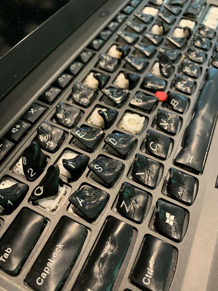 &#8220;Can I Solder It Back Together?&#8221;: 102 Painful Pics Of People Handling Electronics The Wrong Way