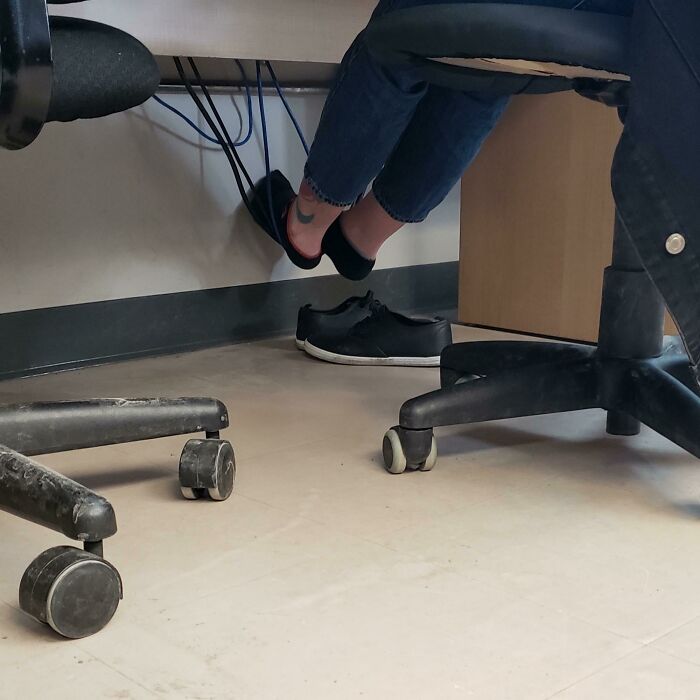 &#8220;Can I Solder It Back Together?&#8221;: 102 Painful Pics Of People Handling Electronics The Wrong Way
