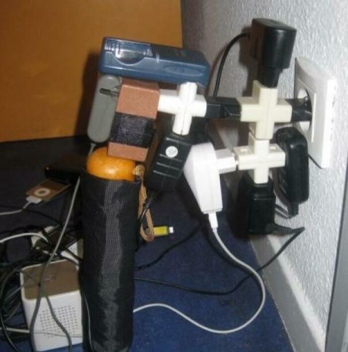 &#8220;Can I Solder It Back Together?&#8221;: 102 Painful Pics Of People Handling Electronics The Wrong Way