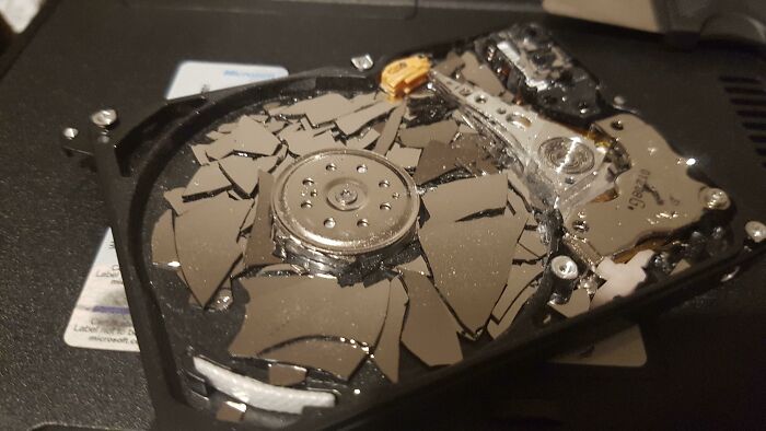 &#8220;Can I Solder It Back Together?&#8221;: 102 Painful Pics Of People Handling Electronics The Wrong Way
