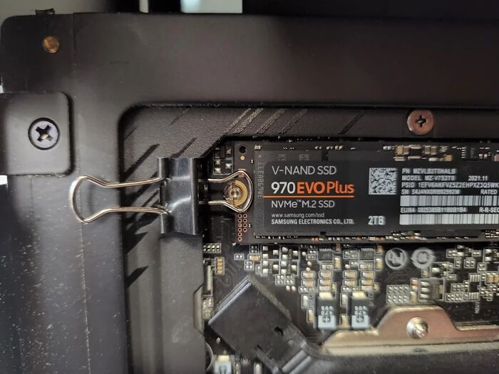&#8220;Can I Solder It Back Together?&#8221;: 102 Painful Pics Of People Handling Electronics The Wrong Way