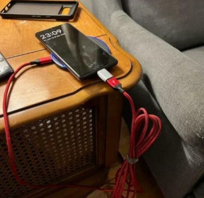 &#8220;Can I Solder It Back Together?&#8221;: 102 Painful Pics Of People Handling Electronics The Wrong Way