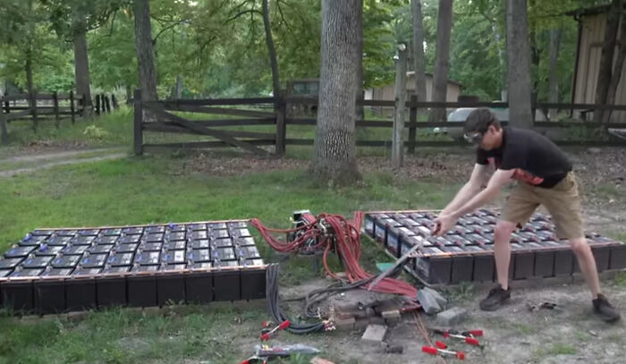 &#8220;Can I Solder It Back Together?&#8221;: 102 Painful Pics Of People Handling Electronics The Wrong Way