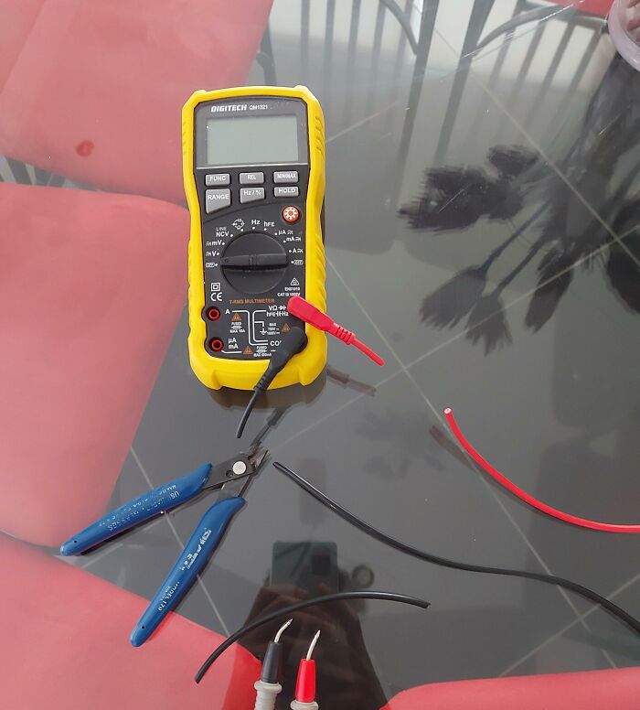 &#8220;Can I Solder It Back Together?&#8221;: 102 Painful Pics Of People Handling Electronics The Wrong Way