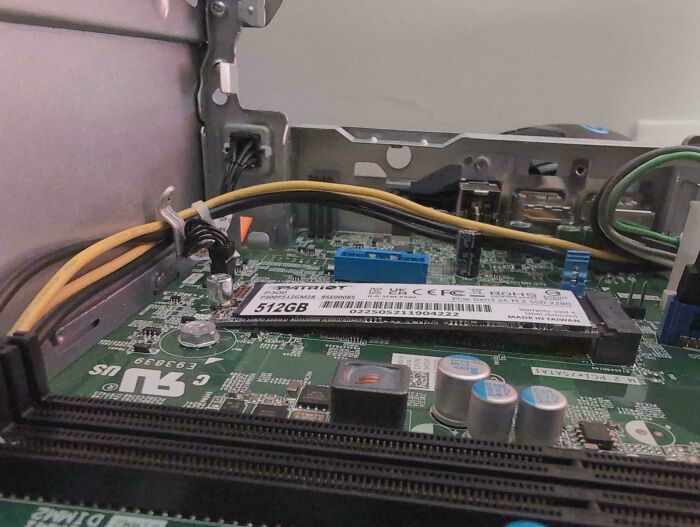 &#8220;Can I Solder It Back Together?&#8221;: 102 Painful Pics Of People Handling Electronics The Wrong Way