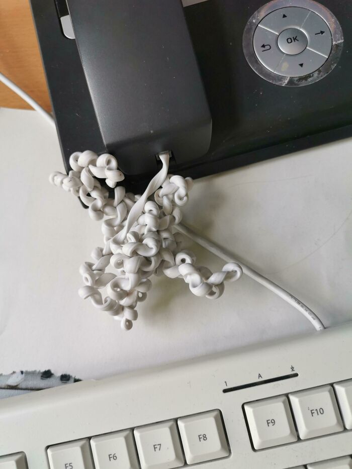 &#8220;Can I Solder It Back Together?&#8221;: 102 Painful Pics Of People Handling Electronics The Wrong Way