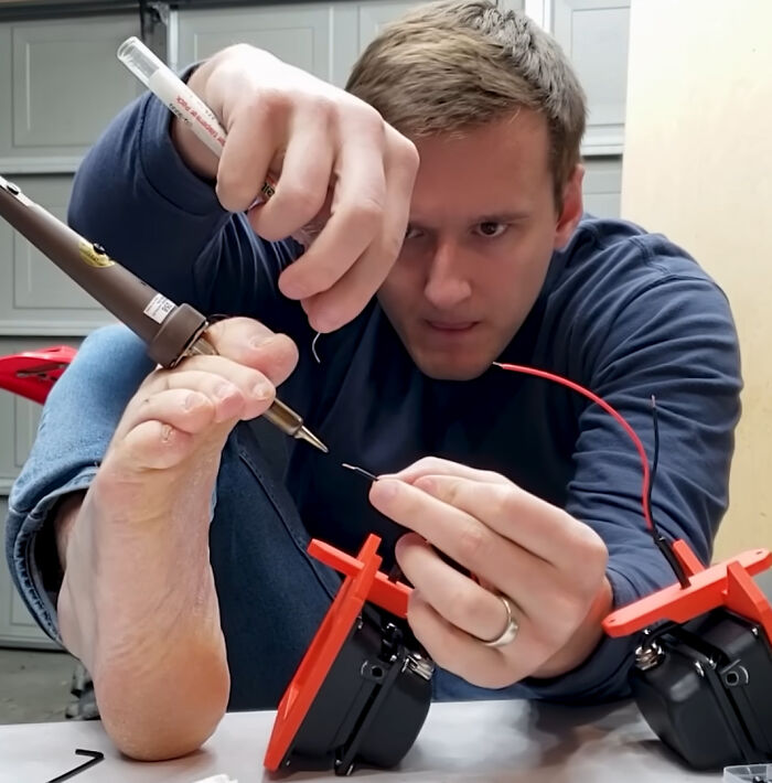 &#8220;Can I Solder It Back Together?&#8221;: 102 Painful Pics Of People Handling Electronics The Wrong Way