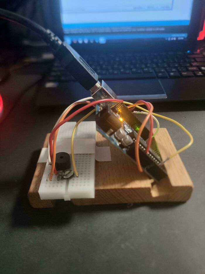 &#8220;Can I Solder It Back Together?&#8221;: 102 Painful Pics Of People Handling Electronics The Wrong Way