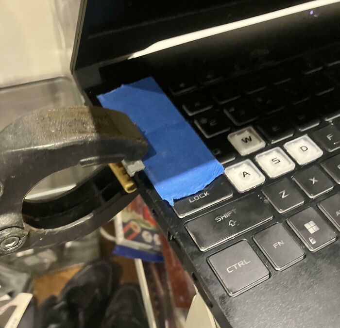 &#8220;Can I Solder It Back Together?&#8221;: 102 Painful Pics Of People Handling Electronics The Wrong Way