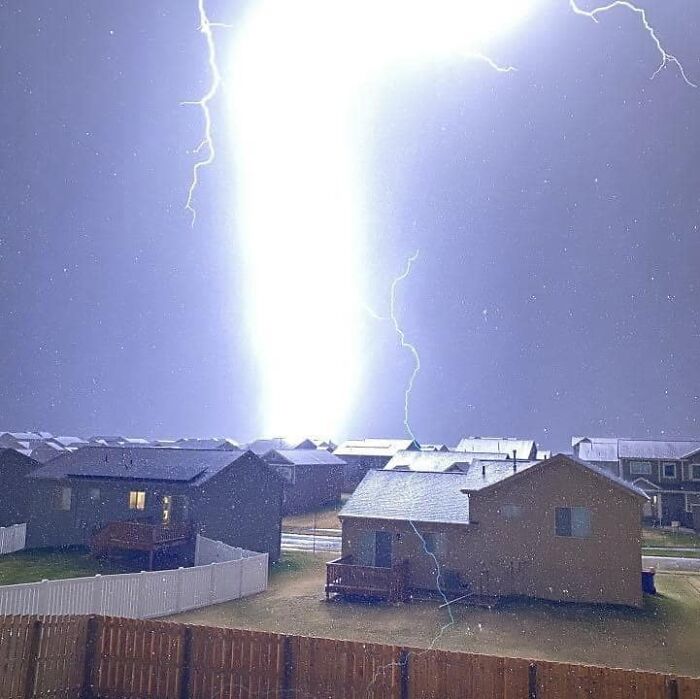 “Bro Lives In A Truman Show”: 81 Beautiful Yet Unnerving Liminal Spaces You Can’t Stop Looking At