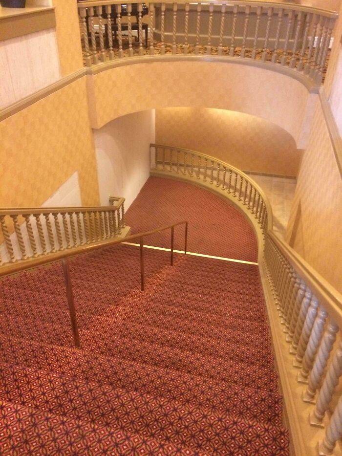 “Bro Lives In A Truman Show”: 81 Beautiful Yet Unnerving Liminal Spaces You Can’t Stop Looking At
