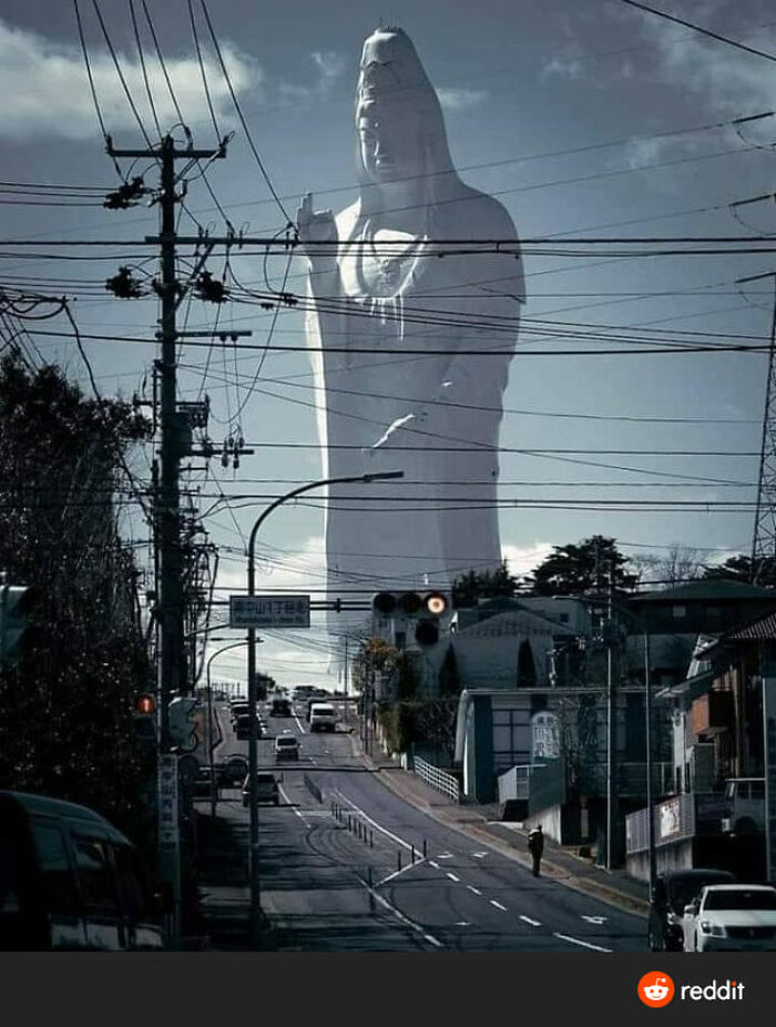 “Bro Lives In A Truman Show”: 81 Beautiful Yet Unnerving Liminal Spaces You Can’t Stop Looking At