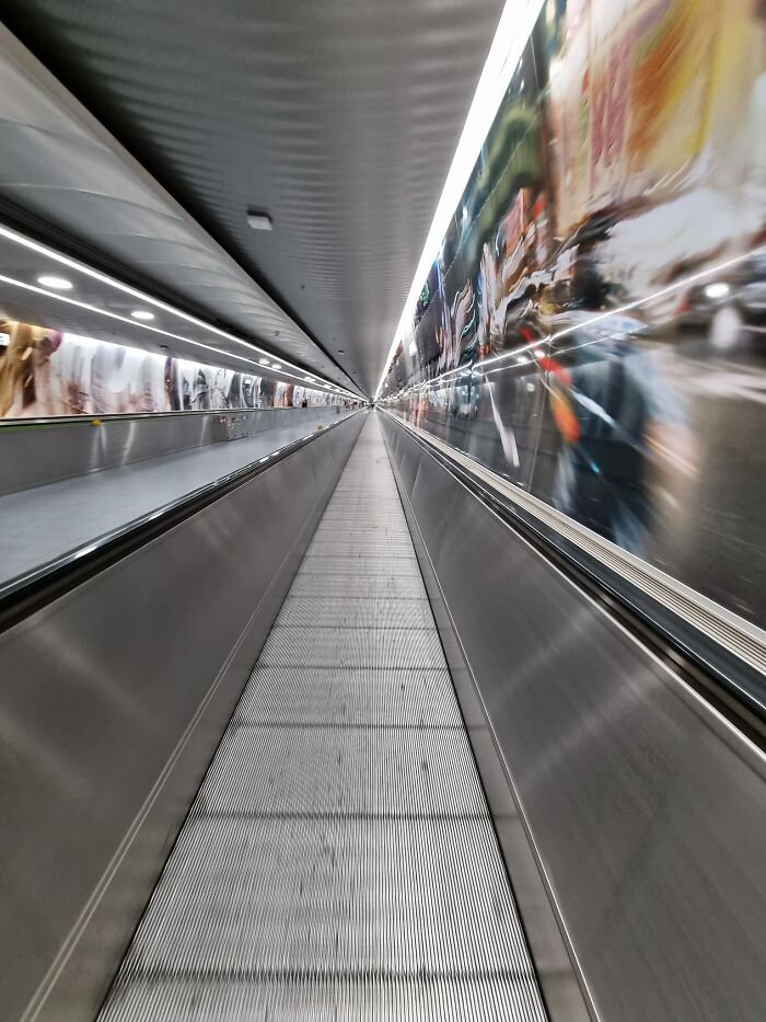 “Bro Lives In A Truman Show”: 81 Beautiful Yet Unnerving Liminal Spaces You Can’t Stop Looking At