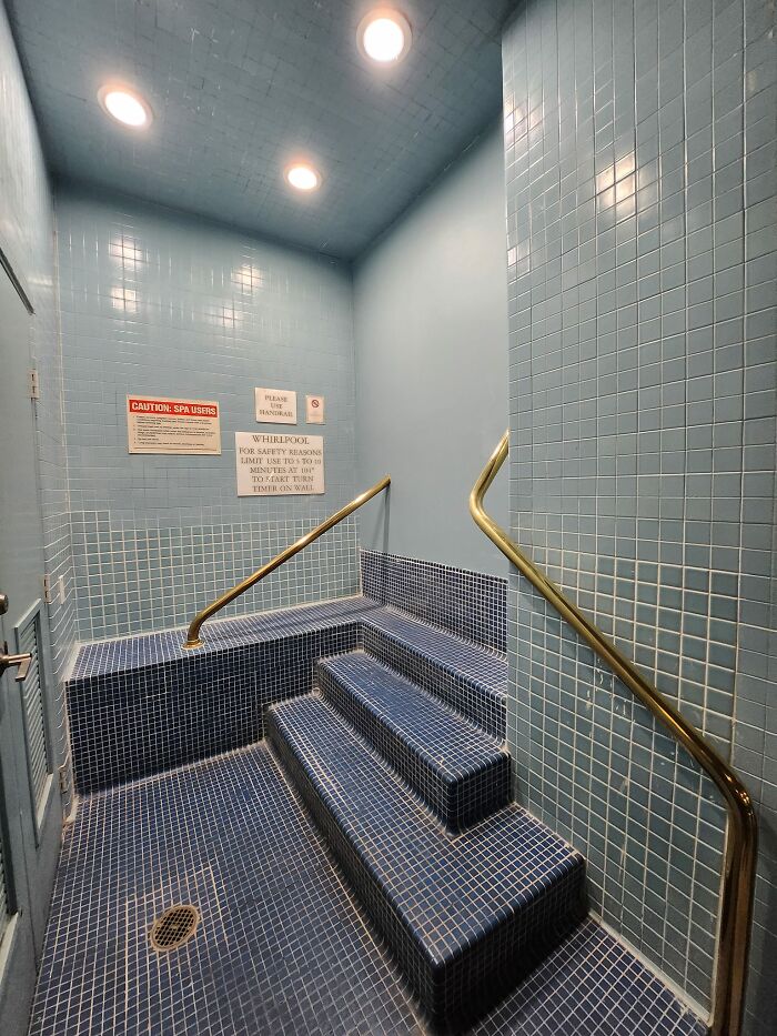 “Bro Lives In A Truman Show”: 81 Beautiful Yet Unnerving Liminal Spaces You Can’t Stop Looking At