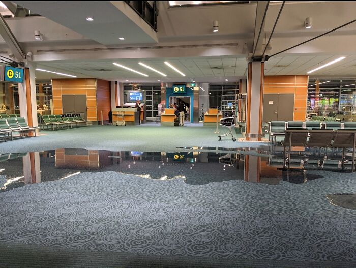 “Bro Lives In A Truman Show”: 81 Beautiful Yet Unnerving Liminal Spaces You Can’t Stop Looking At
