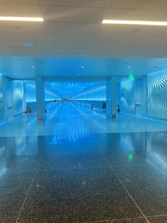 “Bro Lives In A Truman Show”: 81 Beautiful Yet Unnerving Liminal Spaces You Can’t Stop Looking At