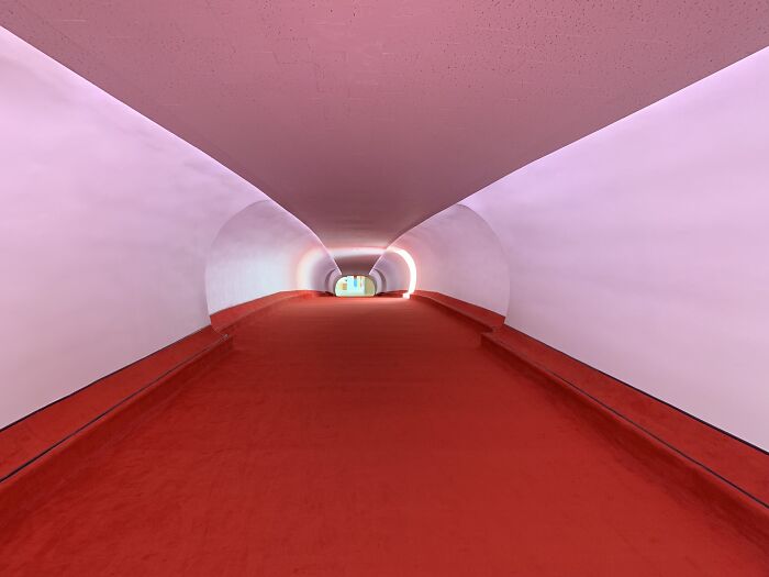 “Bro Lives In A Truman Show”: 81 Beautiful Yet Unnerving Liminal Spaces You Can’t Stop Looking At