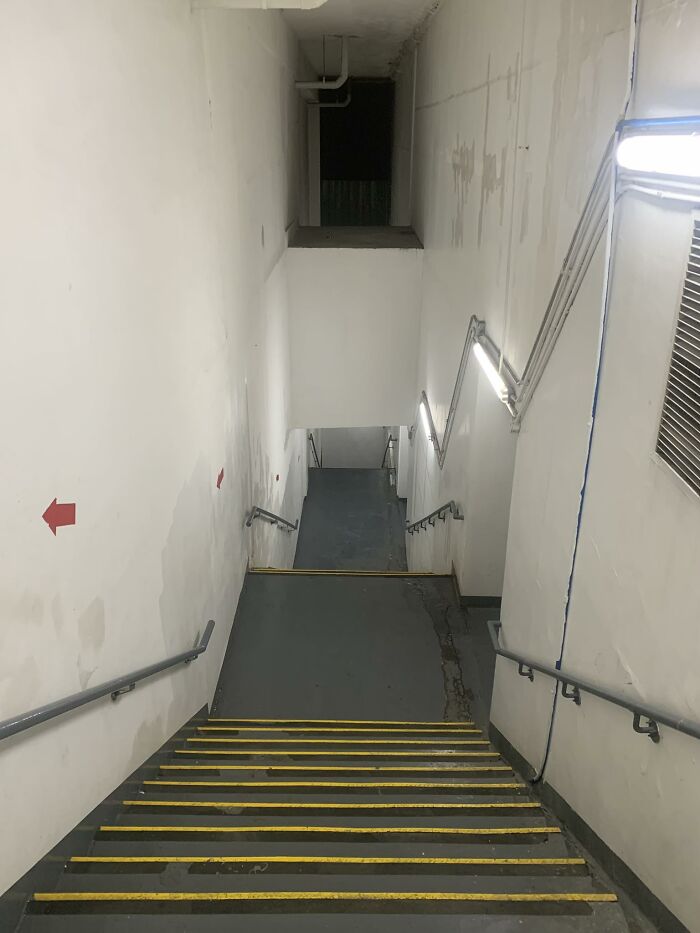 “Bro Lives In A Truman Show”: 81 Beautiful Yet Unnerving Liminal Spaces You Can’t Stop Looking At