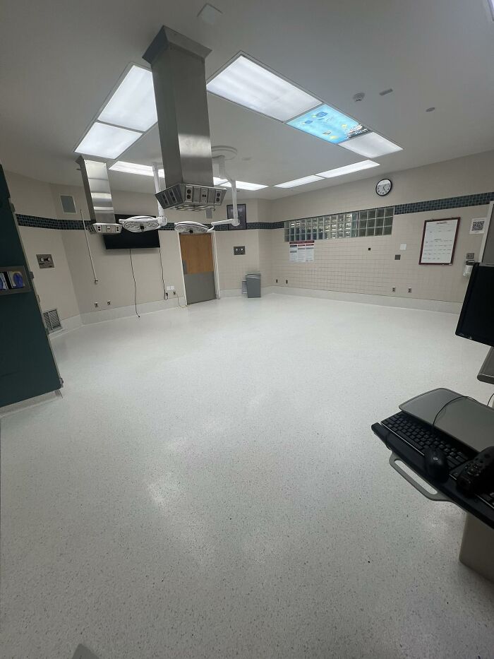 “Bro Lives In A Truman Show”: 81 Beautiful Yet Unnerving Liminal Spaces You Can’t Stop Looking At