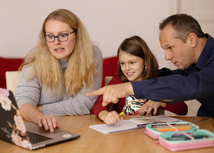 Woman Gets Tired Of Being Treated As ‘Stranger Danger’ To Her Future Stepkid, Breaks Off Engagement