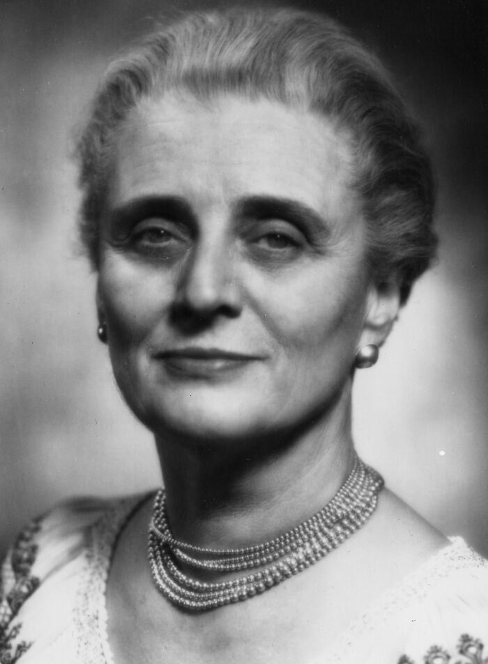 31 Remarkable Women Scientists Seen Through Smithsonian Portraits