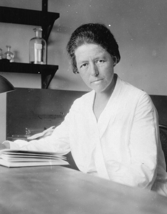 31 Remarkable Women Scientists Seen Through Smithsonian Portraits