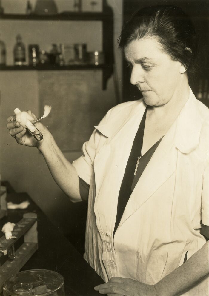 31 Remarkable Women Scientists Seen Through Smithsonian Portraits
