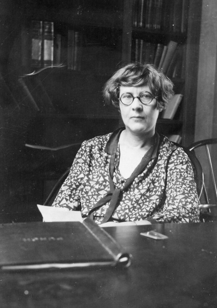 31 Remarkable Women Scientists Seen Through Smithsonian Portraits