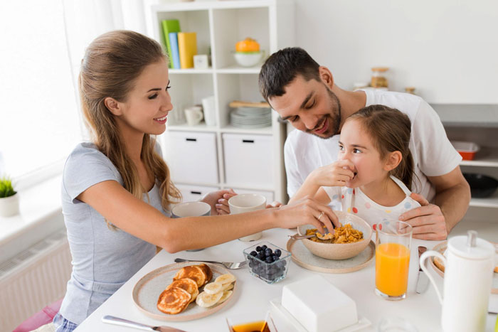 Mom Feels She&#8217;s &#8220;Fighting A Losing Battle” As Her Wish To Eat Together With Fam Faces Many Hurdles