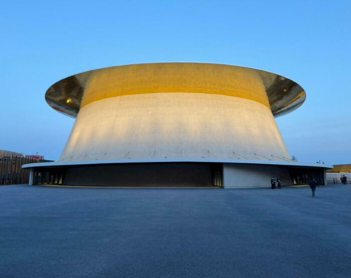 “Freaks Me Out Every Time I See It”: 76 Unphotoshopped Pics That Look Fake But Are 100% Real