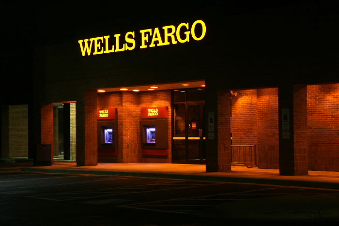 25 Famous Fraud Cases So Shocking They Almost Sound Made Up