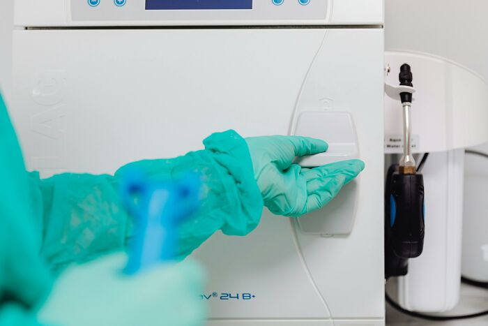 Scientists Reveal 37 Of The Most Terrifying Things That Went Wrong In Their Labs