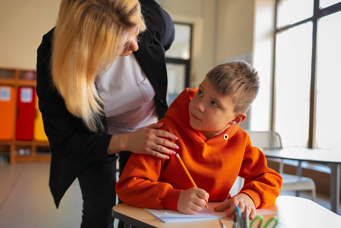 Teacher Seizes Diabetic Student’s Medical Device During Class, Outraged Mom Takes Legal Steps