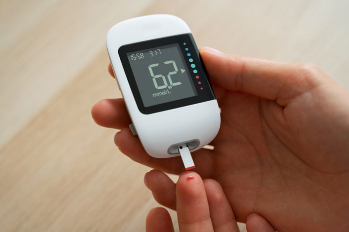 Teacher Seizes Diabetic Student’s Medical Device During Class, Outraged Mom Takes Legal Steps