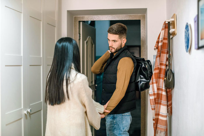 Lazy Guy Thinks It’s OK To Ditch Post-Surgery Wife To Hang Out With His Friends, Gets Reality Check