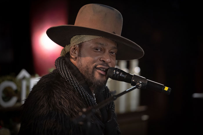 R&#038;B Legend D&#8217;Angelo Passes Away At 51 After Several Months Of Treatment