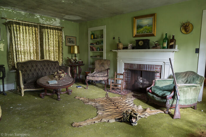 I Published A Photography Book About America’s Forgotten Homes (22 Pics)