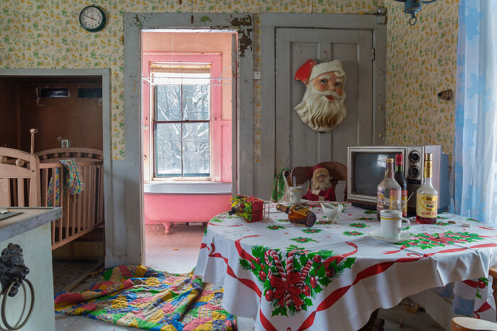 I Published A Photography Book About America’s Forgotten Homes (22 Pics)