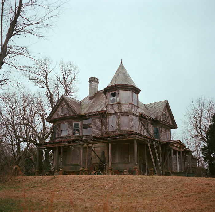 I Published A Photography Book About America’s Forgotten Homes (22 Pics)