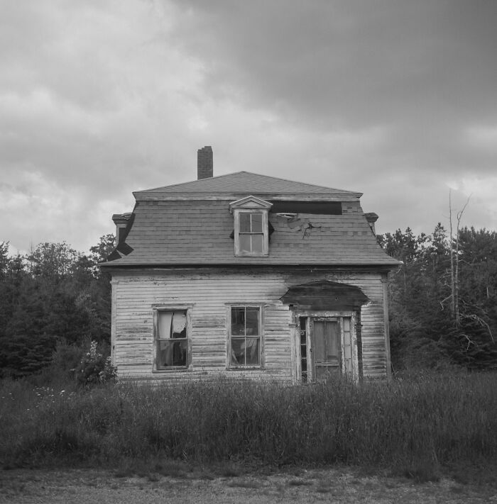I Published A Photography Book About America’s Forgotten Homes (22 Pics)