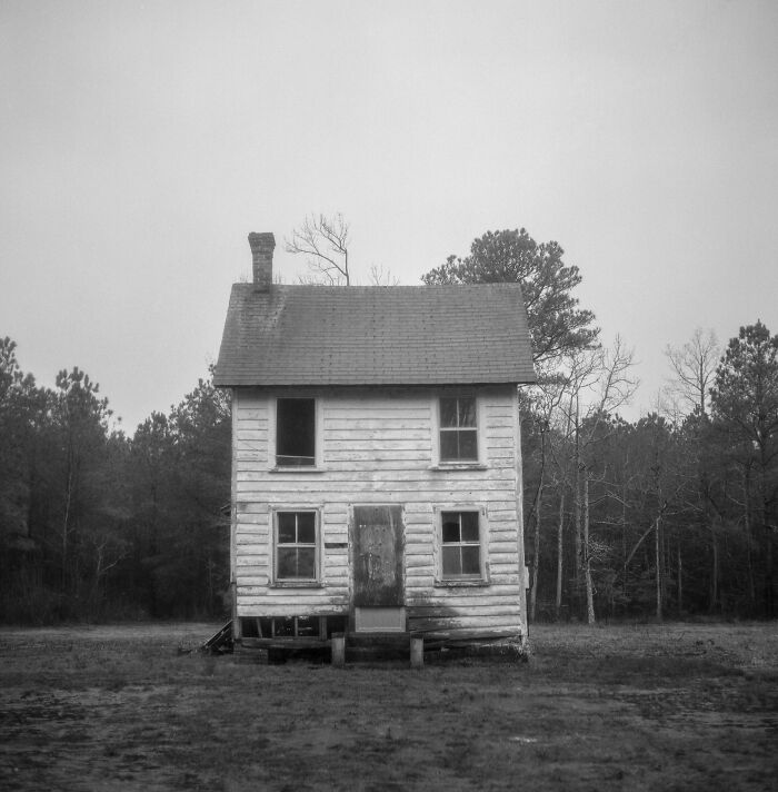 I Published A Photography Book About America’s Forgotten Homes (22 Pics)