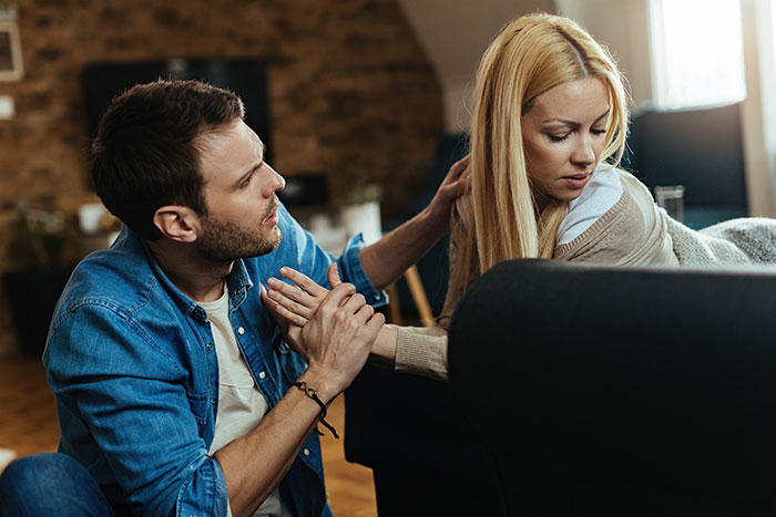 Internet Urges Woman To Leave NOW After Her New Hair Color Made Boyfriend Reveal His Colors