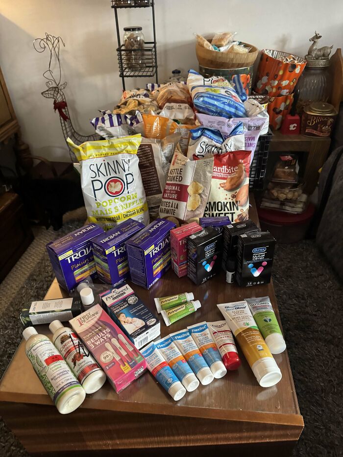 55 Dumpster Diving Treasures Your Neighborhood Raccoons Would Be Wowed By (New Pics)