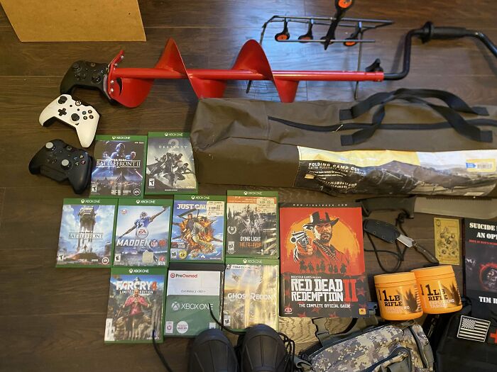 55 Dumpster Diving Treasures Your Neighborhood Raccoons Would Be Wowed By (New Pics)